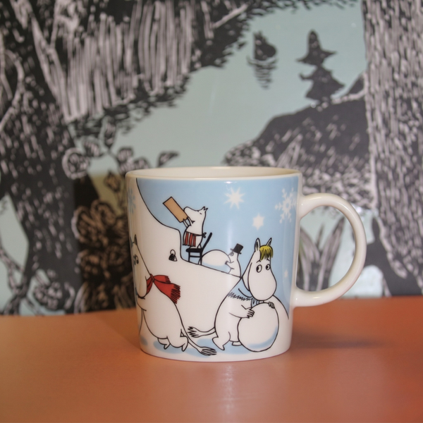 NEU, OHNE ETIKETT Muumitasse, Winterspiele (0,3 l)
