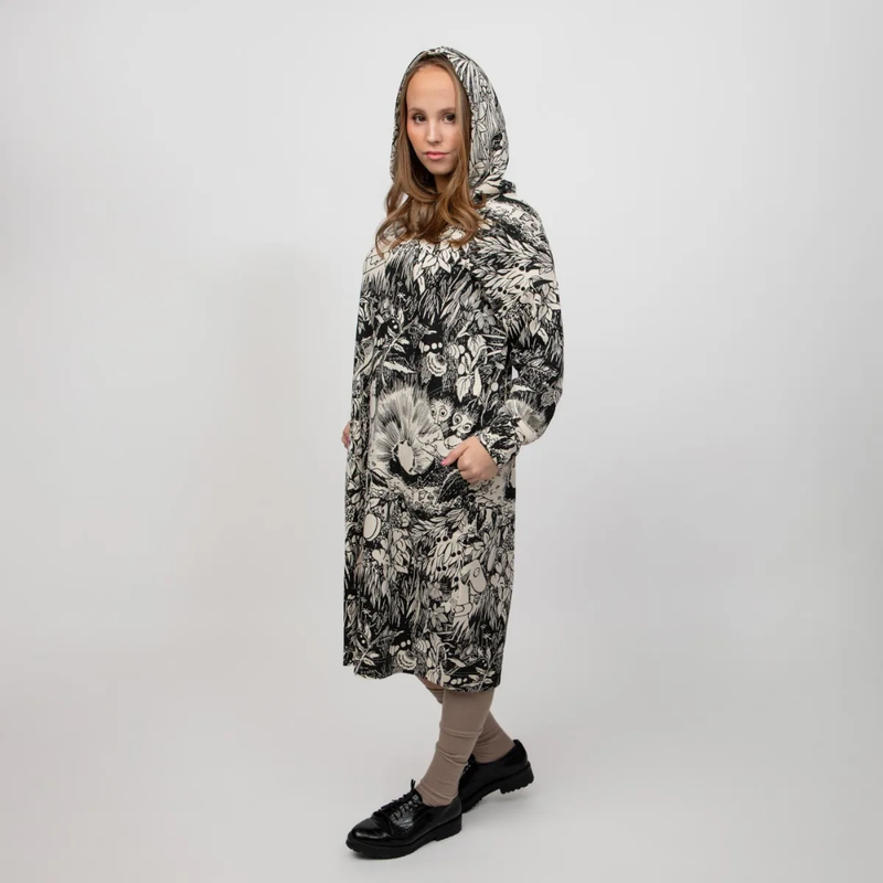 Rubiini Kaisu Kapuzenkleid, Kitt