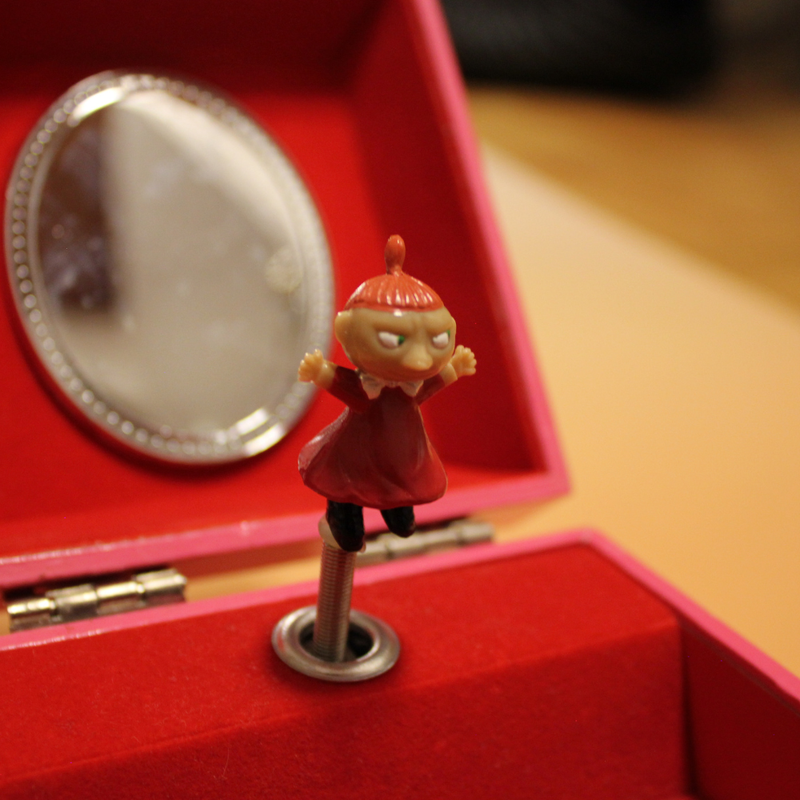 GEBRAUCHT Kleine My Spieluhr, Ankleidepuppen-Design